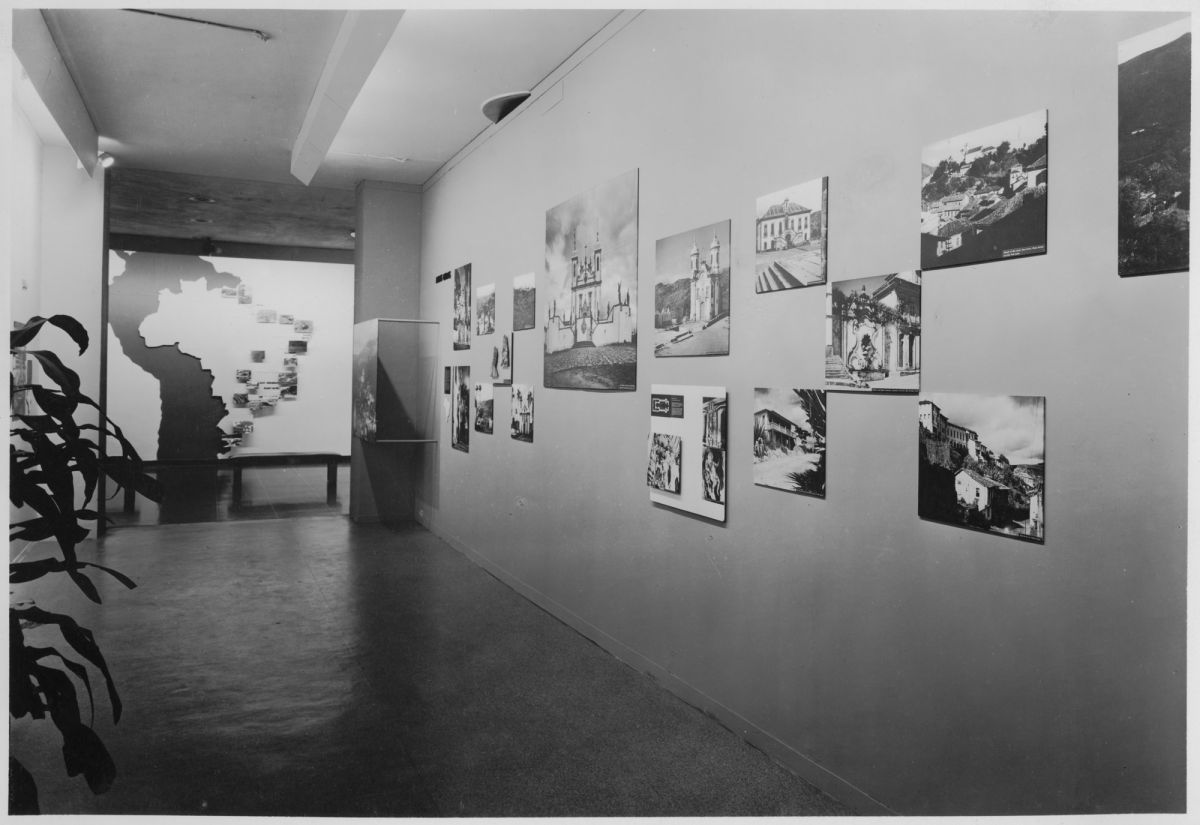 Vista da exposição dedicada à arquitetura brasileira, realizada no museu em 1943 (Foto: The Museum of Modern Art Archives, New York)