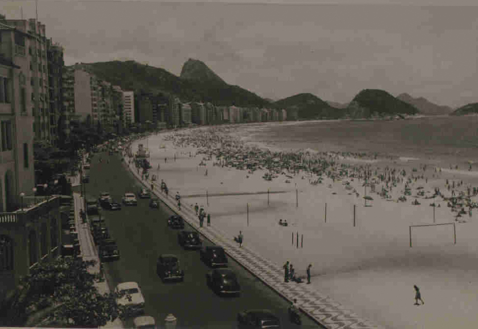 Vista da Praia de Copacabana em fotografia de Guilherme Santos